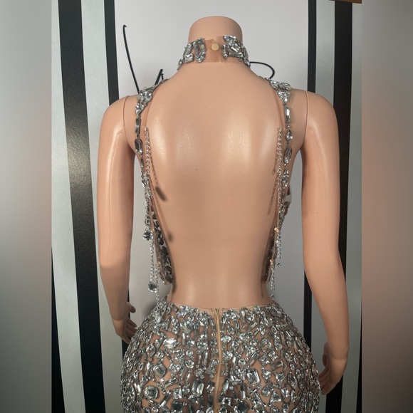 CRYSTAL CROP TOP AND MINI SKIRT TWO PIECE SET - Picture 11 of 17